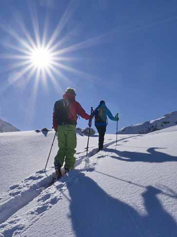 skieur de randonnée dans le beaufortain